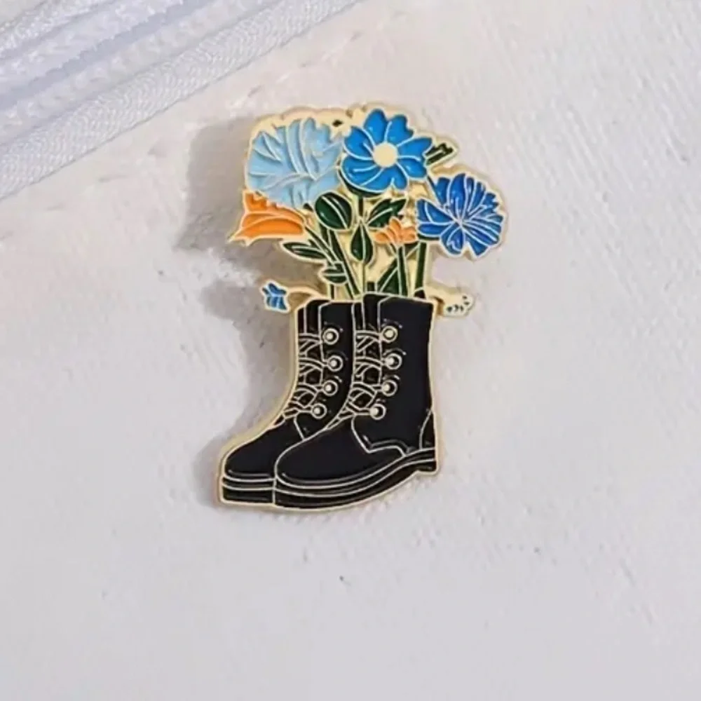 3/$25 Black Boots with Flowers Pin Badge Brooch